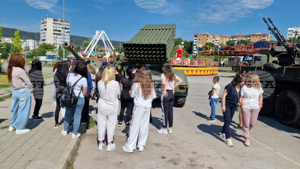 Шумен - показ на въоръжение и бойна техника