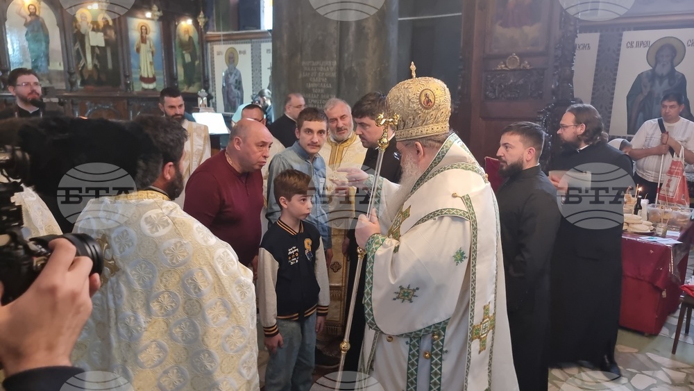 Добрич - Свети Дух - архиерейска света литургия