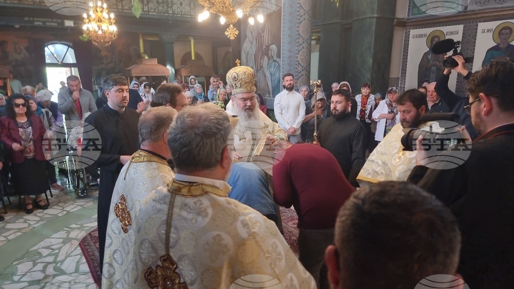 Добрич - Свети Дух - архиерейска света литургия