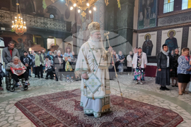 Добрич - Свети Дух - архиерейска света литургия