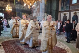 Добрич - Свети Дух - архиерейска света литургия