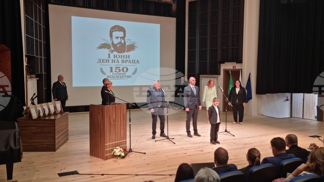 Четирима общественици бяха удостоени със званието „Почетен гражданин на Враца“ по време на тържественото заседание на Общинския съвет