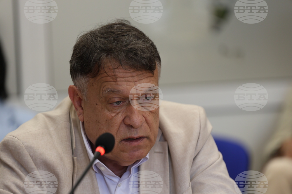 Национален пресклуб на БТА - Враца - 80 години от началото на Националния туристически поход „По пътя на Ботевата чета“ - видео и книга - представяне