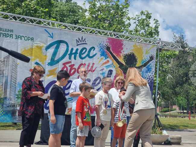 Отличиха победителите в първото издание на математическото състезание „Ботевска аритметика“ в Стара Загора