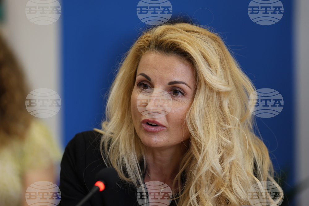 Национален пресклуб на БТА - Враца - 80 години от началото на Националния туристически поход „По пътя на Ботевата чета“ - видео и книга - представяне