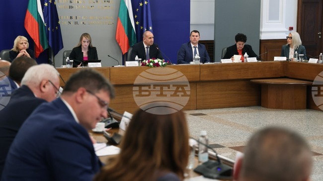 Премиерът Румен Радев поиска от областните управители бърза реакция при бедствия и стратегии за привличане на инвестиции по места