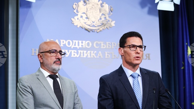 Редукция на партийната субсидия за глас, отпадане на ковид добавката от пенсията и промяна в тавана на държавния дълг предлагат управляващите