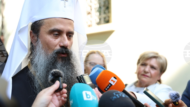 Church Always Remembers, Prays for Revolutionaries Who Laid Down Their Lives for People, Patriarch Daniil Says