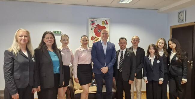 Министерството на туризма даде старт на инициативата „Министър за един ден“ с участието на ученици от гимназиите по туризъм в Русе и Ямбол