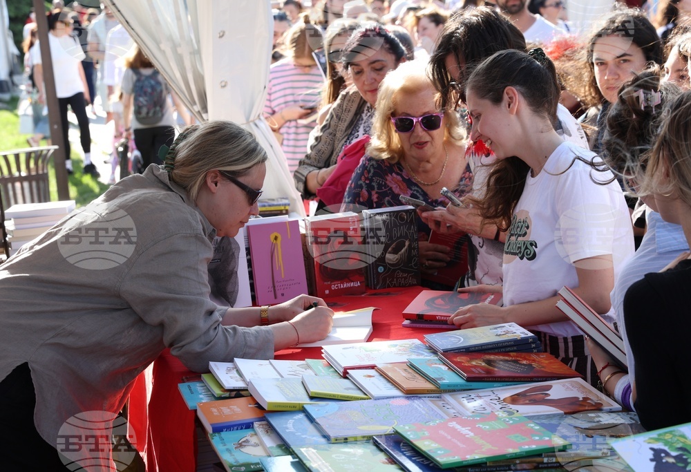 Пролетен панаир на книгата - „Среща с автограф“ с Рене Карабаш