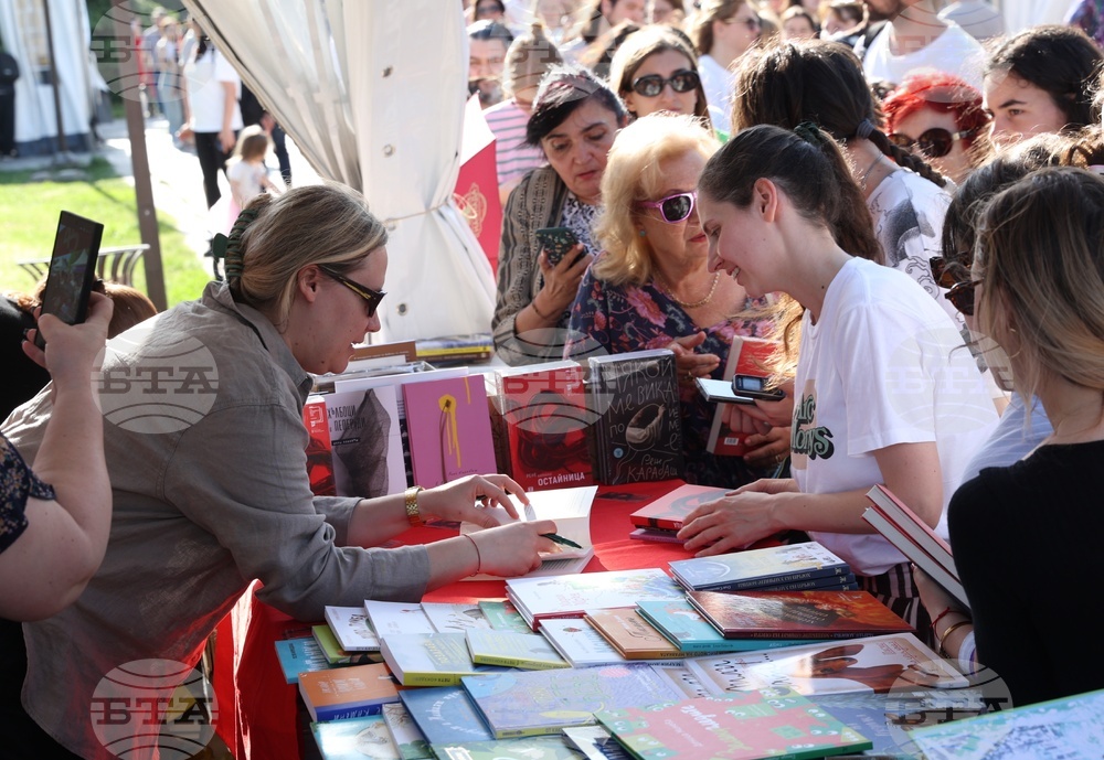 Пролетен панаир на книгата - „Среща с автограф“ с Рене Карабаш
