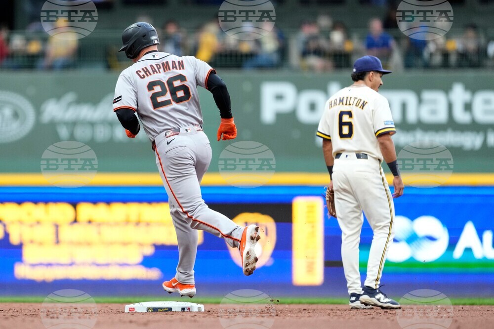 Giants Brewers Baseball