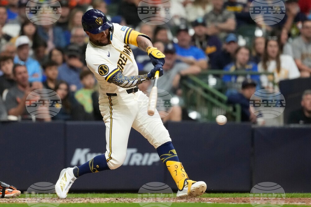 Giants Brewers Baseball