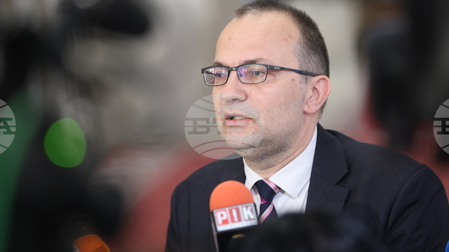 Democratic Bulgaria MP Dimitrov: Ruling Majority Setting Bulgaria on Path of Debt Spiral