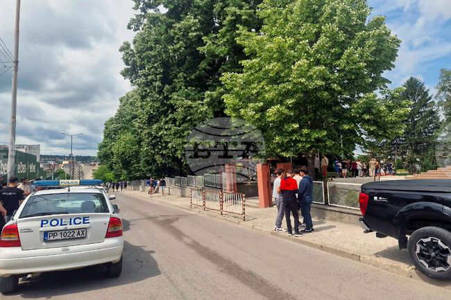 Сигнали за взривни устройства са получени в няколко училища в Разград, след проверка занятията са възстановени