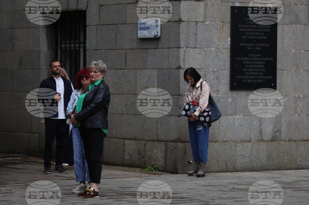 Ден на почит към паметта на Христо Ботев и загиналите за свободата на България - сирени