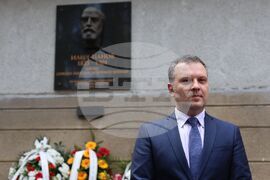 Николай Найденов - Илия Цанов - барелеф - почит