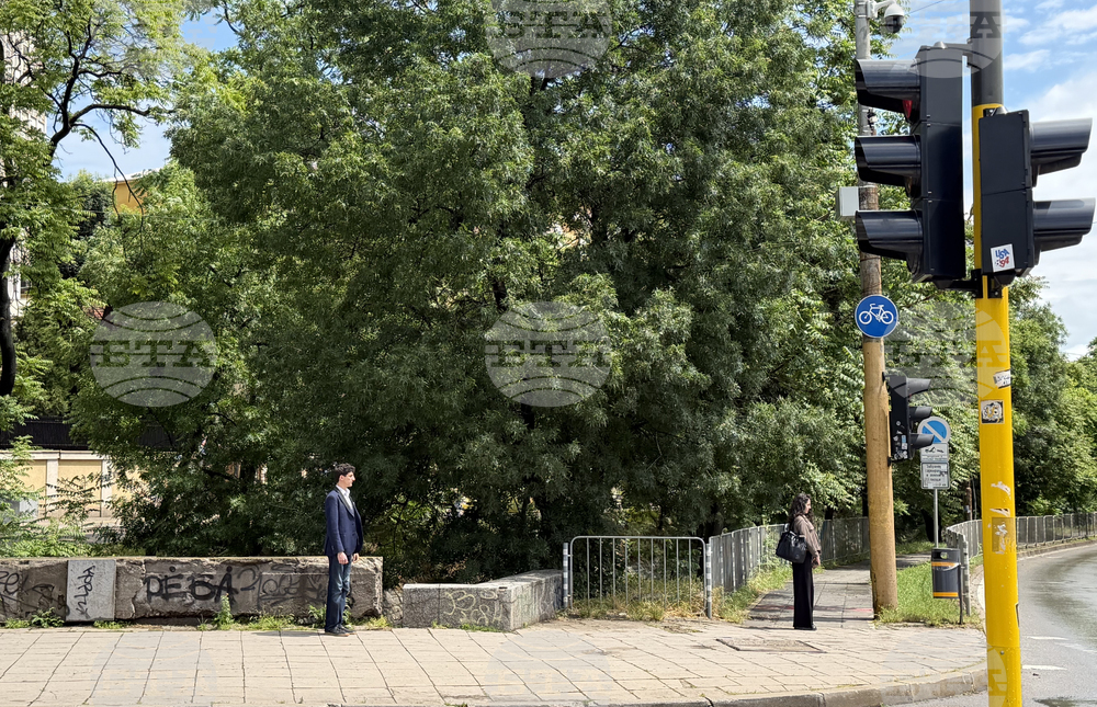 Ден на почит към паметта на Христо Ботев и загиналите за свободата на България - сирени