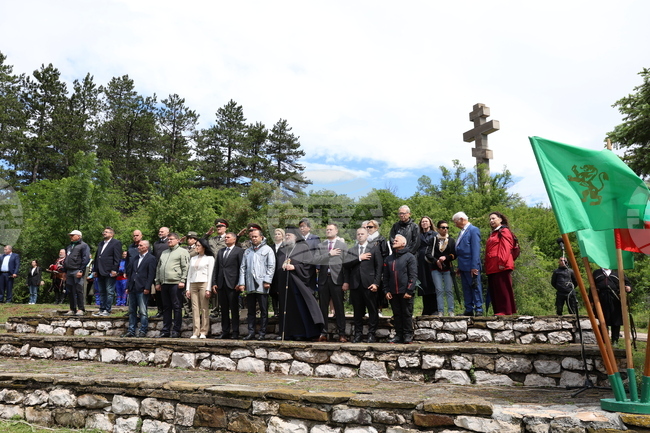 Hundreds Gather at Okolchitsa Peak to Honour Hristo Botev and Bulgaria's Freedom Fighters