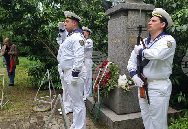 Варна се поклони пред паметта на Ботев и на загиналите за свободата на България