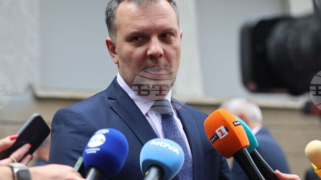 Установили сме всички собственици, нотариални актове и нотариуси по случая „Баба Алино", каза министърът на правосъдието Николай Найденов 