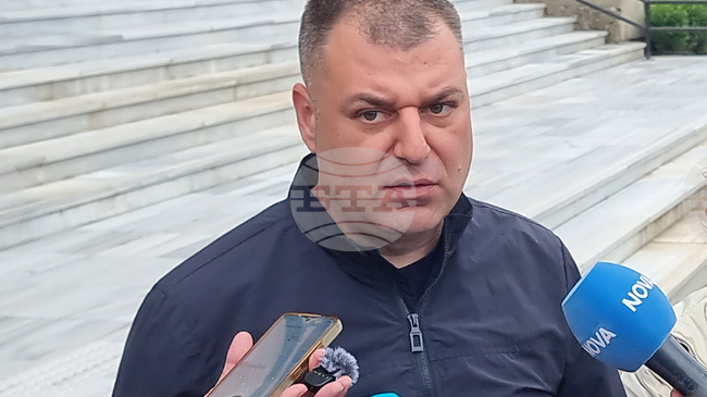 Вината за Баба Алино се прехвърля на лесни за жертване хора, каза един от отстранените служители от общинския строителен контрол