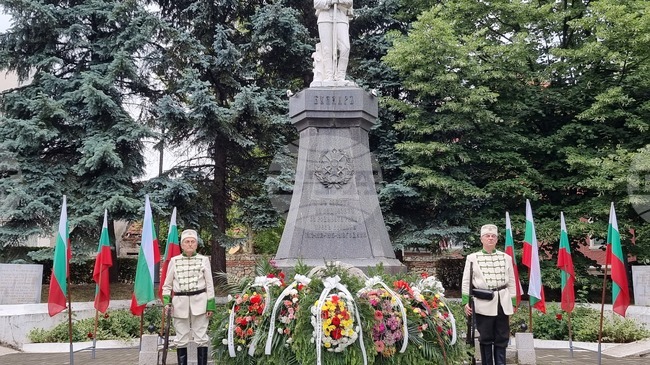 С поднасяне на венци и цветя в Кюстендил отбелязаха Деня на Ботев и на загиналите за свободата и независимостта на България 