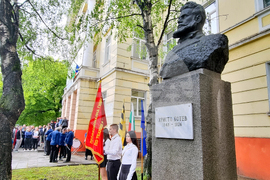 Перник - Ден на Ботев - поднасяне на венци и цветя