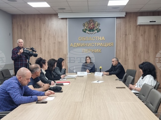 Предложения за закриване на част от курсовете по направлението Перник – София прие Областната комисия по транспорт