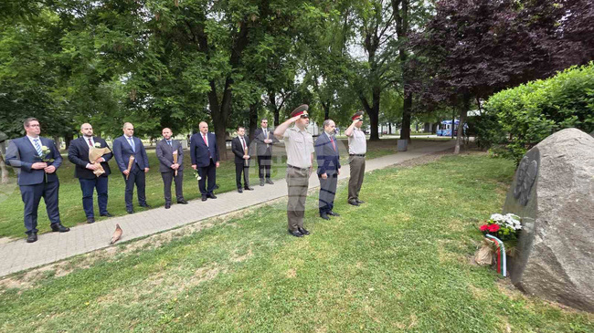 Българския посланик в Сърбия Ангел Ангелов и посолството отбелязаха Деня на Ботев и загиналите за свободата и независимостта на България