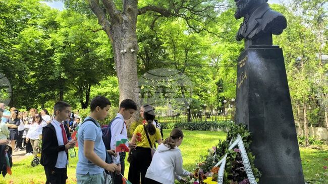 С общоградско поклонение Каварна почете 150 години от гибелта на Христо Ботев