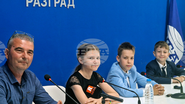 Млади пианисти от Музикална школа „Илия Бърнев“ в Разград спечелиха престижни отличия на музикално състезание в Шумен