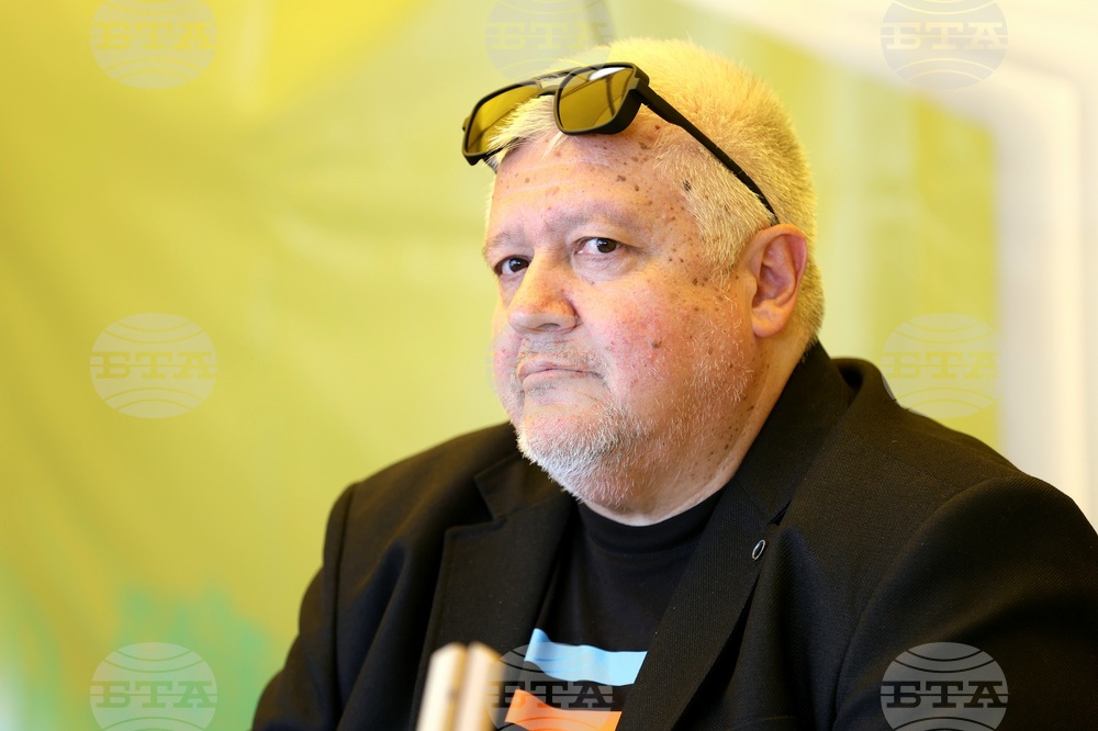 Пролетен панаир на книгата - „На пост. Начело на НАТО във време на война“ - представяне