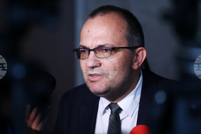 От „Демократична България“ заявиха, че внасят законопроекти за оптимизиране на разходите и за дефицита