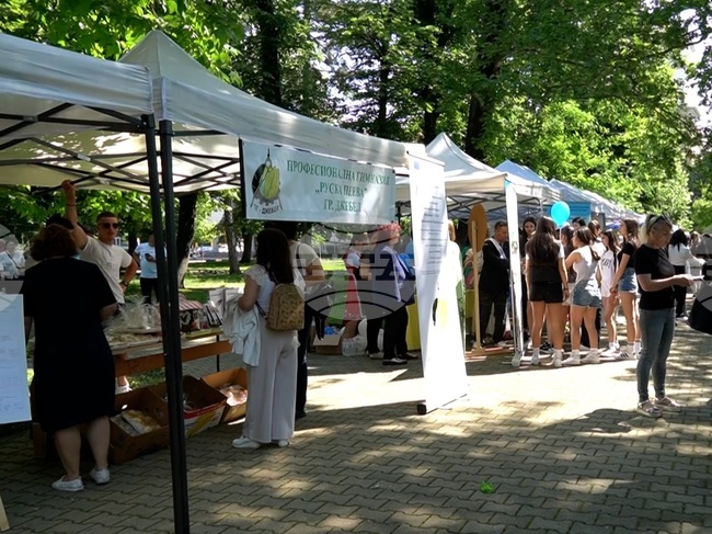 В Кърджали се проведе изложение, популяризиращо професионалното образование