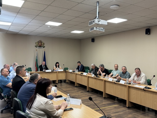 Институции и общини в Кюстендилска област обсъдиха мерки срещу горски и полски пожари