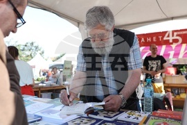Пролетен панаир на книгата 2026 - Деян Енев - среща с автограф