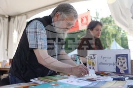 Пролетен панаир на книгата 2026 - Деян Енев - среща с автограф