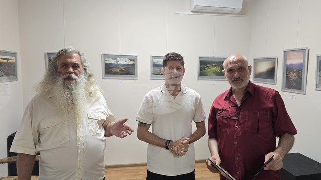 Чрез фотографията човек може да покаже своето виждане за света, каза Богомил Стоев преди първата си изложба „Между земята и небето“