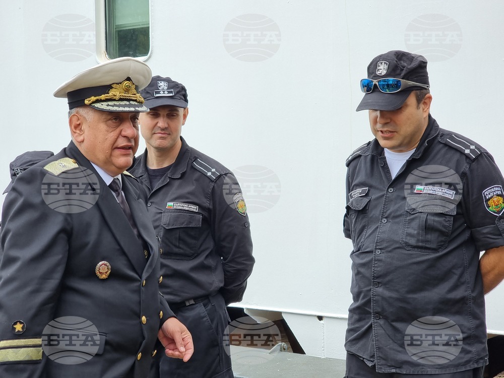 Day 120: RSV 421 Arrives at Piraeus