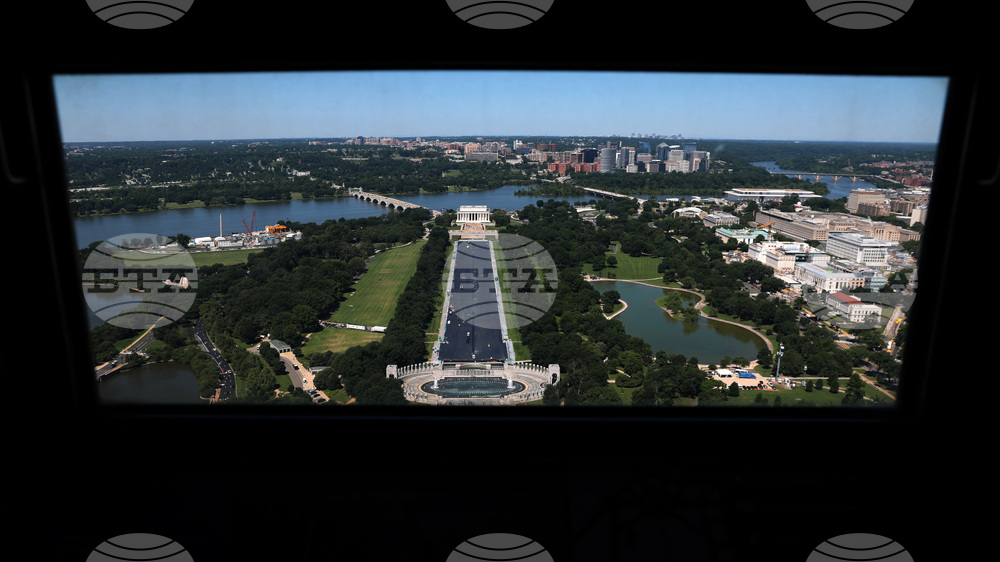APTOPIX Lincoln Memorial Reflecting Pool