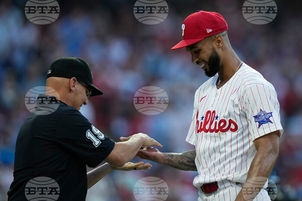 Padres Phillies Baseball
