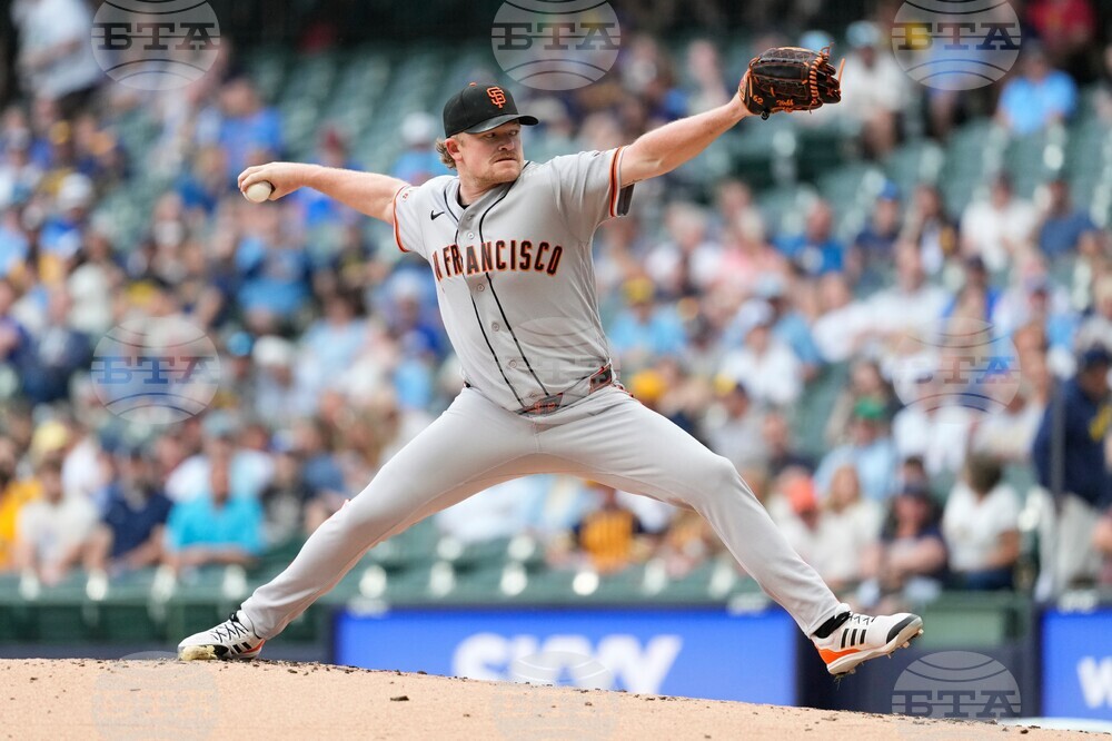 Giants Brewers Baseball