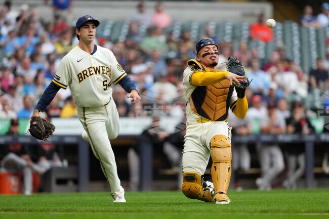Giants Brewers Baseball