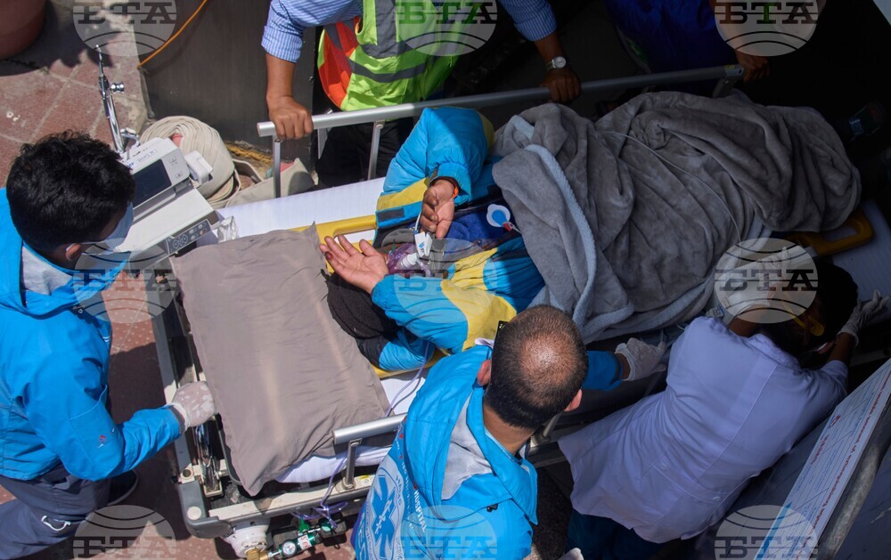 Nepal Everest Sherpa Rescued
