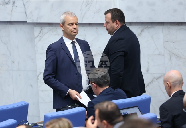 Vazrazhdane Leader Kostadinov Calls for Police Files Committee Closure