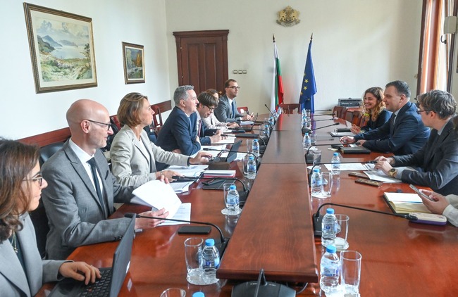 Justice Minister Discusses Recovery Plan Reforms with EC Delegation