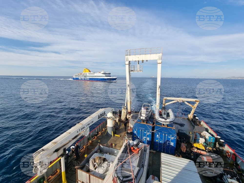 Day 120: Antarctica - RSV 421 Arrives at Piraeus