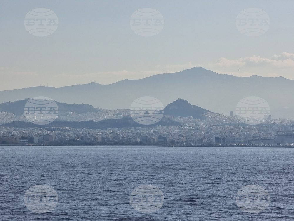 Day 120: Antarctica - RSV 421 Arrives at Piraeus