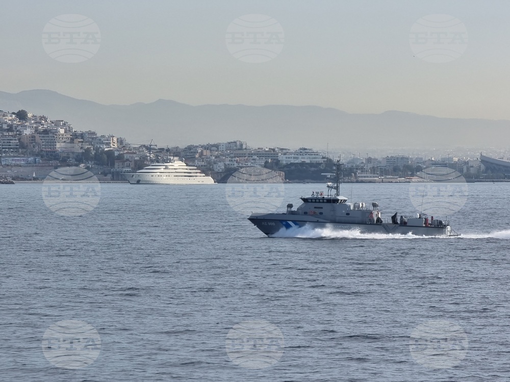 Day 120: Antarctica - RSV 421 Arrives at Piraeus